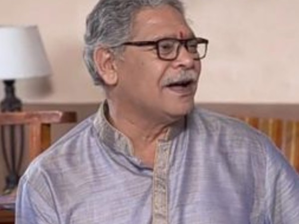 हिंदी फिल्मों से दूर हिंदी फिल्मों से दूर