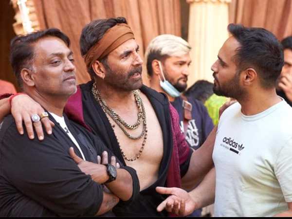 अक्षय को दिया धन्यवाद अक्षय को दिया धन्यवाद
