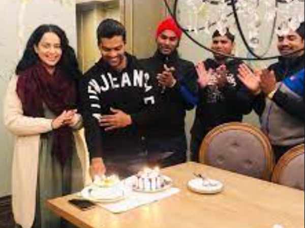 सैलेरी की थी चर्चा सैलेरी की थी चर्चा