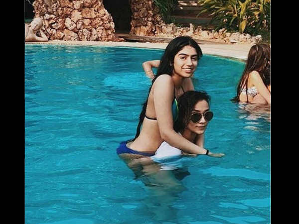 बिकीनी Pics के साथ हुई थीं वायरल बिकीनी Pics के साथ हुई थीं वायरल