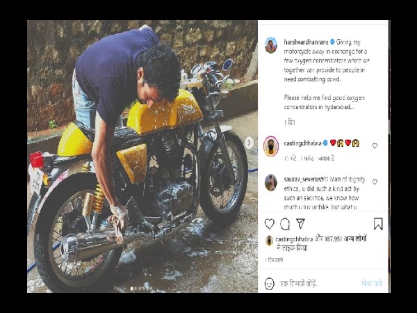 बाइक को साफ करते हुए तस्वीर बाइक को साफ करते हुए तस्वीर