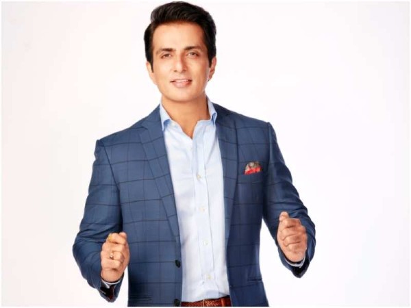 PR टीम पर उछाला कीचड़ PR टीम पर उछाला कीचड़