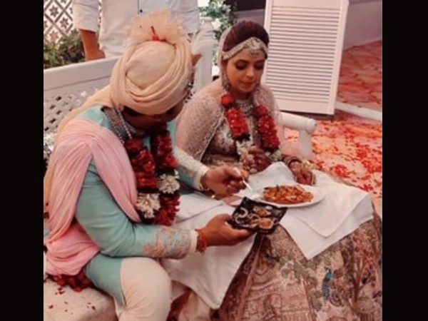 दो बार पोस्टपोन हुई शादी दो बार पोस्टपोन हुई शादी