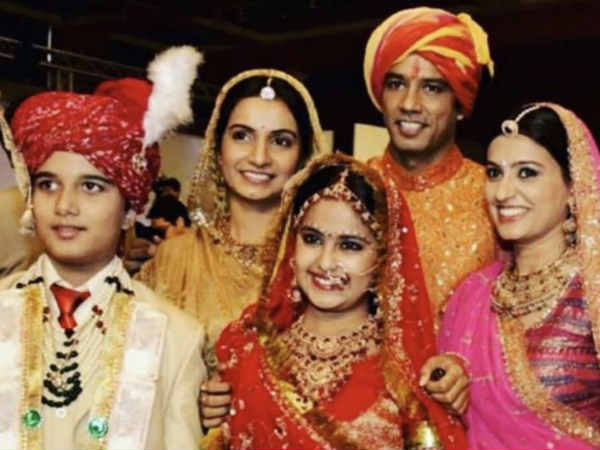 हैप्पी बर्थ डे आनंदी हैप्पी बर्थ डे आनंदी