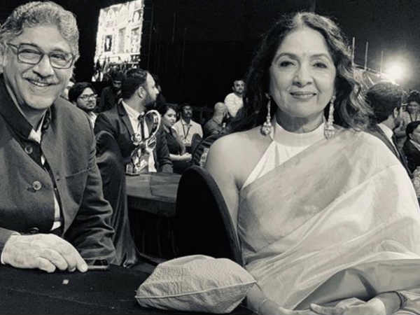 पति देते हैं साथ पति देते हैं साथ