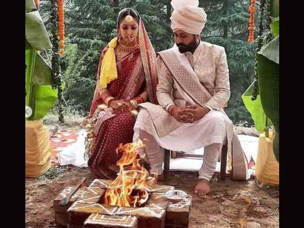उरी से कर रहे डेट उरी से कर रहे डेट