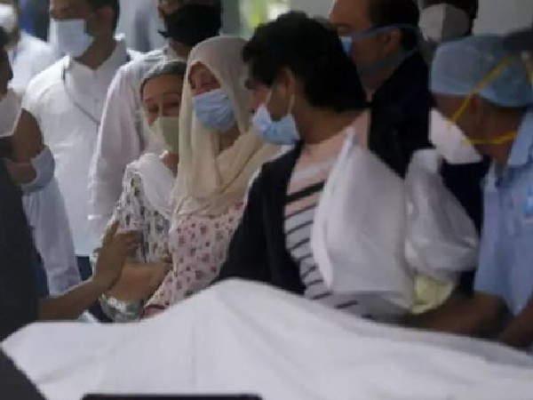 पहुंचा पूरा बॉलीवुड परिवार पहुंचा पूरा बॉलीवुड परिवार