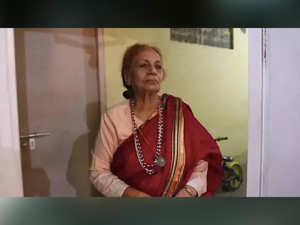 घरवालों ने निकाल दिया घरवालों ने निकाल दिया