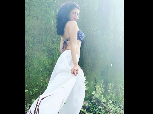 कविता कौशिक की लेटेस्ट फोटो कविता कौशिक की लेटेस्ट फोटो