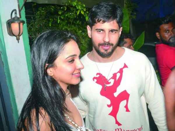 kiara-advani-shares-a-bikini-picture-missing-her-bikini-body-fans-applaud-siddharth-malhotra kiara-advani-shares-a-bikini-picture-missing-her-bikini-body-fans-applaud-siddharth-malhotra