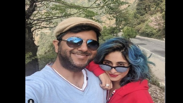 नेहा भसीन का पति समीर उद्दीन के साथ फोटो नेहा भसीन का पति समीर उद्दीन के साथ फोटो
