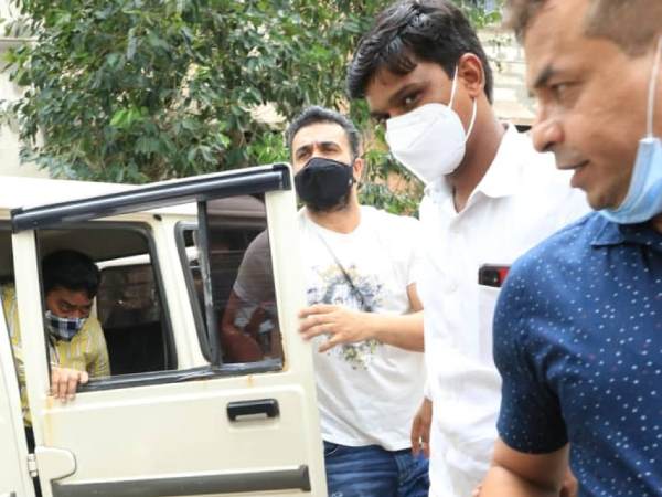 इन लोगों की हुई गिरफ्तारी इन लोगों की हुई गिरफ्तारी