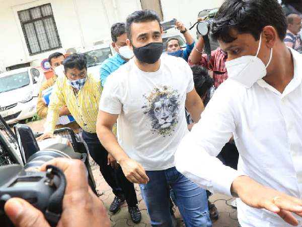 राज कुंद्रा हैं मास्टरमाइंड राज कुंद्रा हैं मास्टरमाइंड