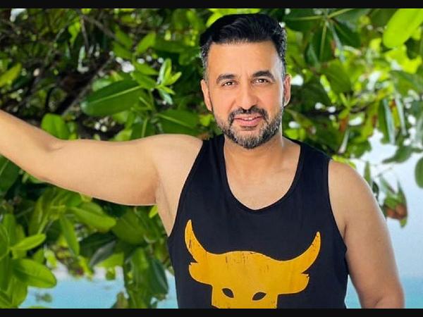 काम के बहाने लड़कियों में फंसाया जाता था काम के बहाने लड़कियों में फंसाया जाता था