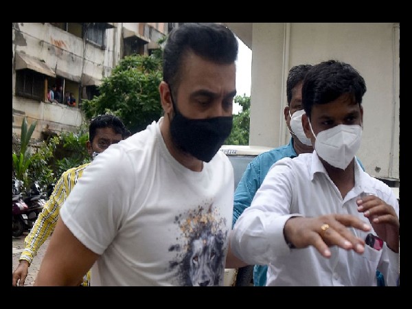 राज कुंद्रा के ऑफिस पर छापेमारी राज कुंद्रा के ऑफिस पर छापेमारी