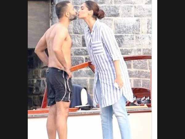 होने लगी बातें और मुलाकातें होने लगी बातें और मुलाकातें