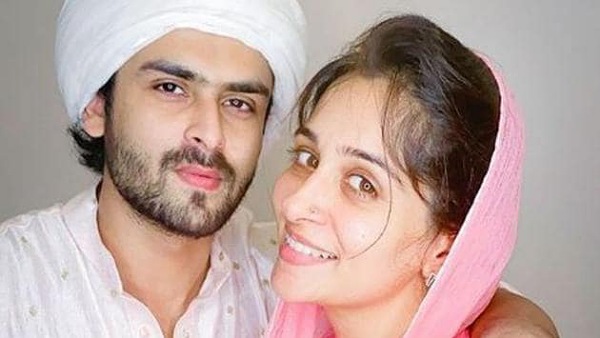 एक्टर को नौकरानी बना दिया है एक्टर को नौकरानी बना दिया है