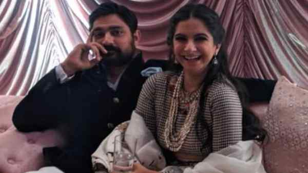 साथ में छुट्टियां साथ में छुट्टियां