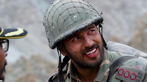शेरशाह में दर्शकों को विक्रम बत्रा की निजी जिंदगी की कहानी ज्यादा देखने को मिलेगी या कारगिल युद्ध? शेरशाह में दर्शकों को विक्रम बत्रा की निजी जिंदगी की कहानी ज्यादा देखने को मिलेगी या कारगिल युद्ध?