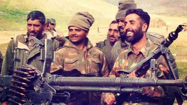 फिल्म को देखकर विक्रम बत्रा के परिवार ने कैसी प्रतिक्रिया दी है? फिल्म को देखकर विक्रम बत्रा के परिवार ने कैसी प्रतिक्रिया दी है?