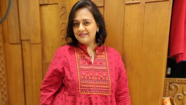 शूटिंग के साथ पैसे के लिए बेच रही हैं राखी वंदना विठलानी शूटिंग के साथ पैसे के लिए बेच रही हैं राखी वंदना विठलानी