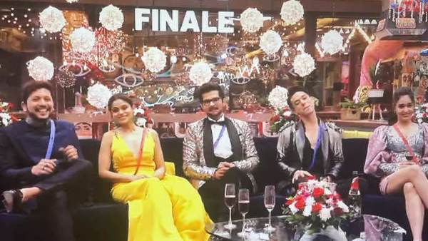 बिग बॉस ओटीटी के कंटेंस्टेंट की एंट्री बिग बॉस ओटीटी के कंटेंस्टेंट की एंट्री