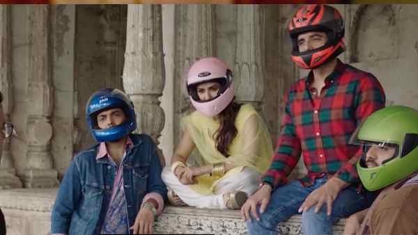 कंडोम बना हेलमेट पर फिल्म नहीं बचा पाता कंडोम बना हेलमेट पर फिल्म नहीं बचा पाता