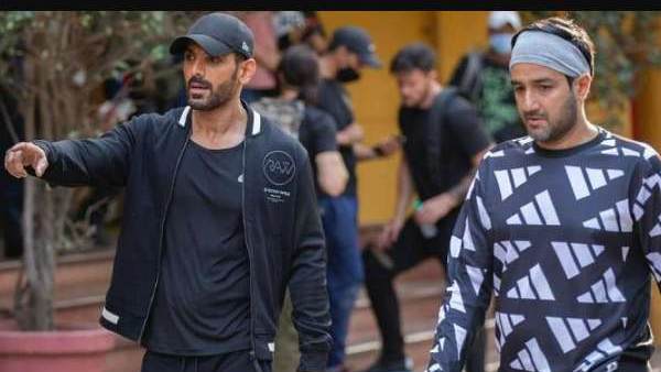 जॉन अब्राहम और इमरान हाशमी जॉन अब्राहम और इमरान हाशमी