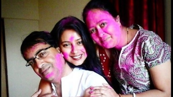 प्रत्युषा बनर्जी के पिता शंकर बनर्जी ने बताया प्रत्युषा बनर्जी के पिता शंकर बनर्जी ने बताया