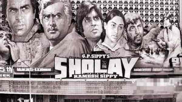 hema-malini-amitabh-bachchan-recreate-sholay-on-kaun-banega-crorepati-sets-with-ramesh-sippy hema-malini-amitabh-bachchan-recreate-sholay-on-kaun-banega-crorepati-sets-with-ramesh-sippy