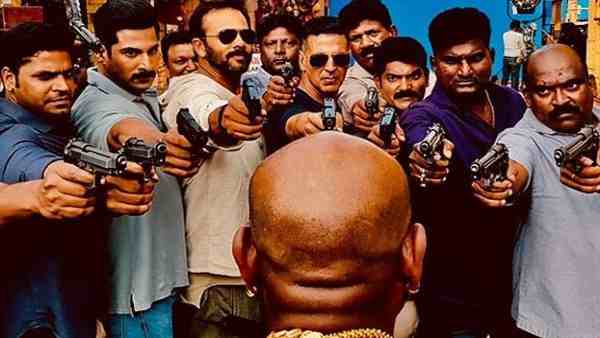 पूरा इंटरटेनमेंट पैकेज तैयार पूरा इंटरटेनमेंट पैकेज तैयार