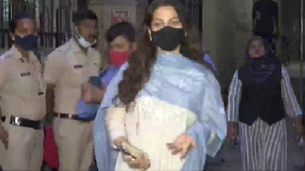 जूही चावला बनी आर्यन खान की जमानती जूही चावला बनी आर्यन खान की जमानती