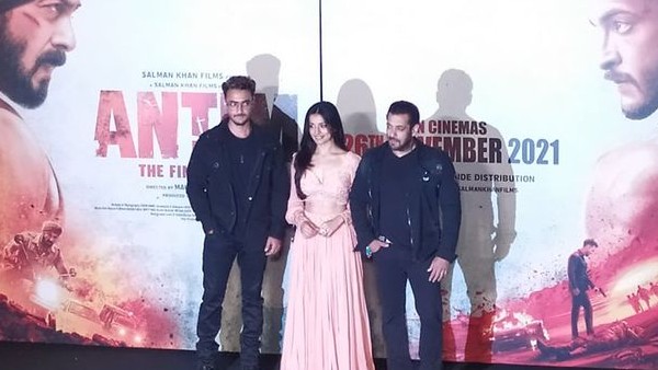 सलमान सर को अपना आदर्श मानते हैं सलमान सर को अपना आदर्श मानते हैं