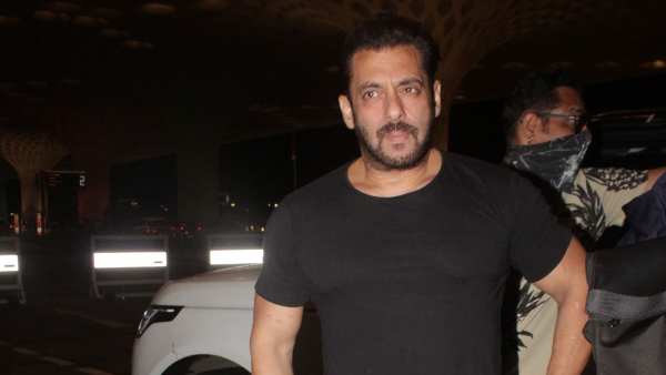 टाइगर 3 का बजट 350 करोड़ के करीब टाइगर 3 का बजट 350 करोड़ के करीब