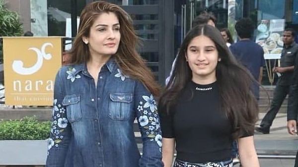 रवीना टंडन अपनी बेटी राशा के साथ रवीना टंडन अपनी बेटी राशा के साथ