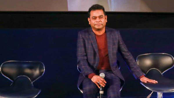 कीबोर्ड बजाना और संगीत उपकरण ठीक करना शामिल था कीबोर्ड बजाना और संगीत उपकरण ठीक करना शामिल था