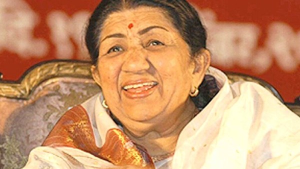 आईसीयू में लता मंगेशकर आईसीयू में लता मंगेशकर