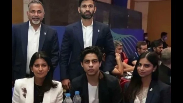 अक्टूबर में क्रूज पर ड्रग्स पार्टी के दौरान गिरफ्तार अक्टूबर में क्रूज पर ड्रग्स पार्टी के दौरान गिरफ्तार