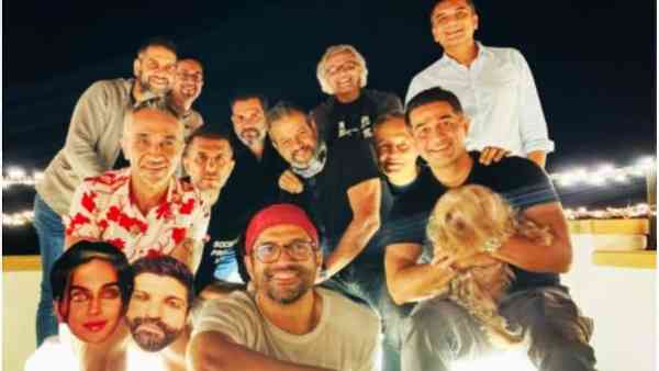 कर चुके हैं बैचलर पार्टी कर चुके हैं बैचलर पार्टी