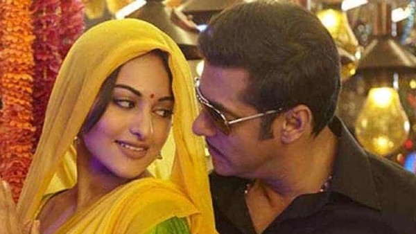 सोनाक्षी ने बोला- इतने बेवकूफ हैं आप सोनाक्षी ने बोला- इतने बेवकूफ हैं आप