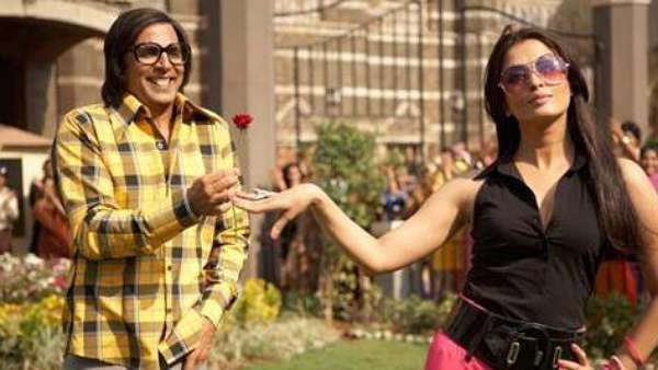 एक्शन रिप्ले (2010) एक्शन रिप्ले (2010)
