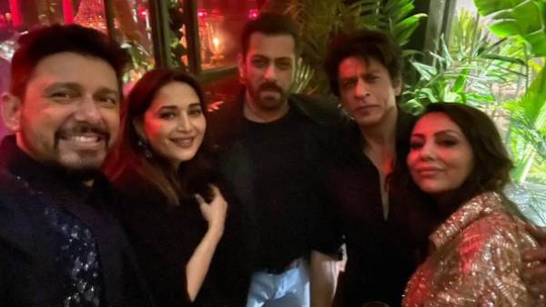 karan-johar-feels-era-of-superstardom-will-over-with-shahrukh-khan-this-generation-doesnt-have-magic karan-johar-feels-era-of-superstardom-will-over-with-shahrukh-khan-this-generation-doesnt-have-magic