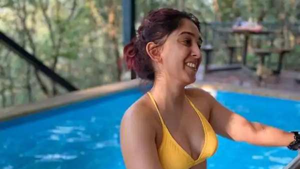 इरा की बोल्ड फोटो इरा की बोल्ड फोटो
