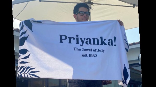 प्रियंका ने निक जोनस के प्रति दिखाया प्यार प्रियंका ने निक जोनस के प्रति दिखाया प्यार