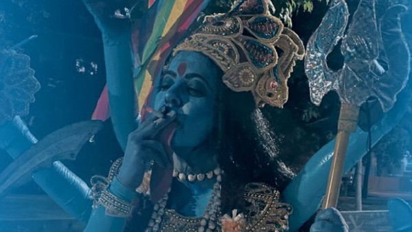 कंट्रोवर्सी में फंसी काली कंट्रोवर्सी में फंसी काली