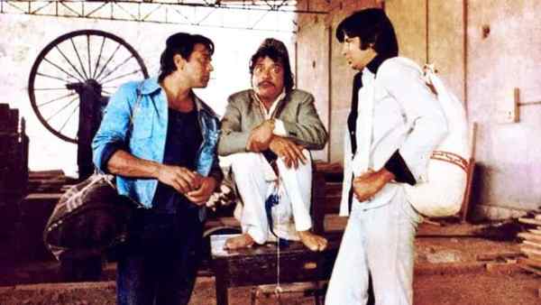 किसी तरह हुआ मान मनौव्वल किसी तरह हुआ मान मनौव्वल