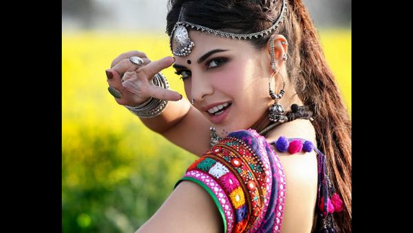 मिस यूनिवर्स श्रीलंका का जीत चुकी हैं खिताब मिस यूनिवर्स श्रीलंका का जीत चुकी हैं खिताब