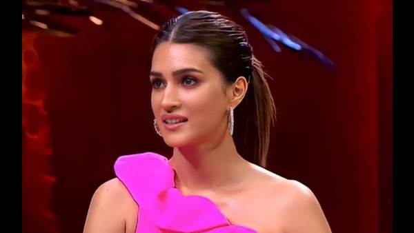 kriti-sanon-expressed-her-feelings-about-aditya-roy-kapur-in-koffee-with-karan-7 kriti-sanon-expressed-her-feelings-about-aditya-roy-kapur-in-koffee-with-karan-7