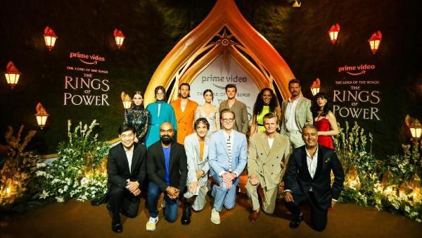 hrithik-roshan-to-karan-johar-b-town-celebs-grace-the-rings-of-power-premiere-see-pics hrithik-roshan-to-karan-johar-b-town-celebs-grace-the-rings-of-power-premiere-see-pics