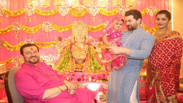 परिवार के साथ मिलकर भगवान गणेश का स्वागत करते हैं नील नितिन मुकेश परिवार के साथ मिलकर भगवान गणेश का स्वागत करते हैं नील नितिन मुकेश